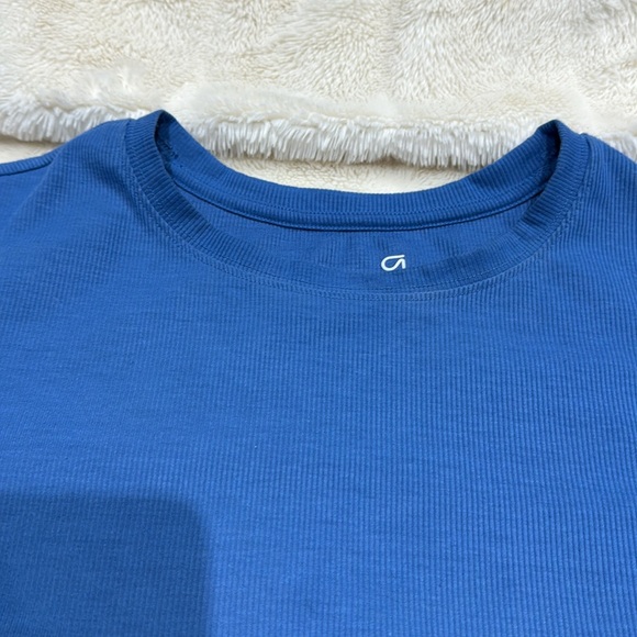 GapFit Studio Rib Cropped T-Shirt - Picture 2 of 3